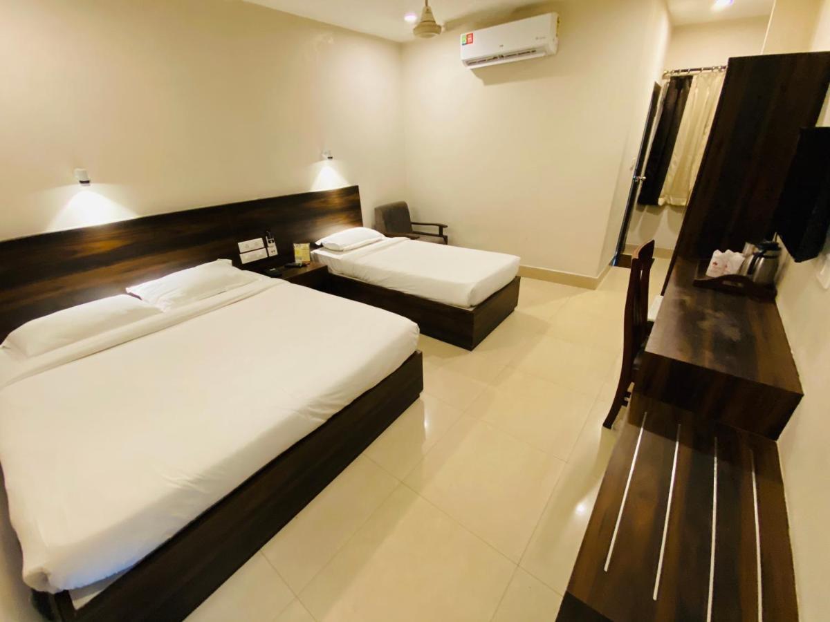 Saluja Residency Otel Siliguri Dış mekan fotoğraf
