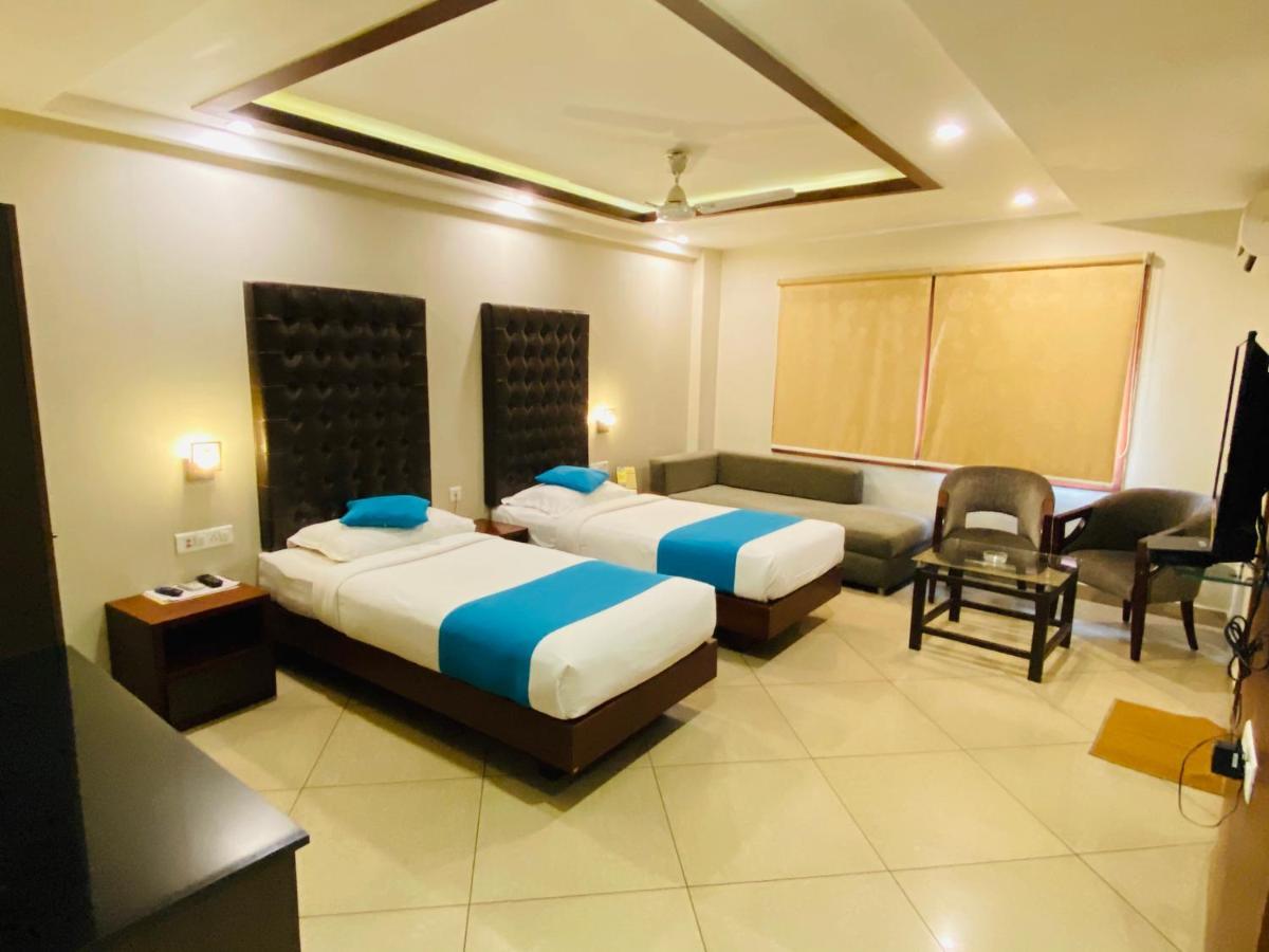 Saluja Residency Otel Siliguri Dış mekan fotoğraf