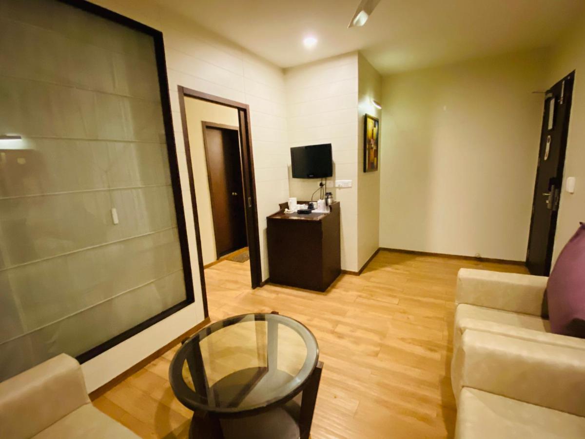 Saluja Residency Otel Siliguri Dış mekan fotoğraf