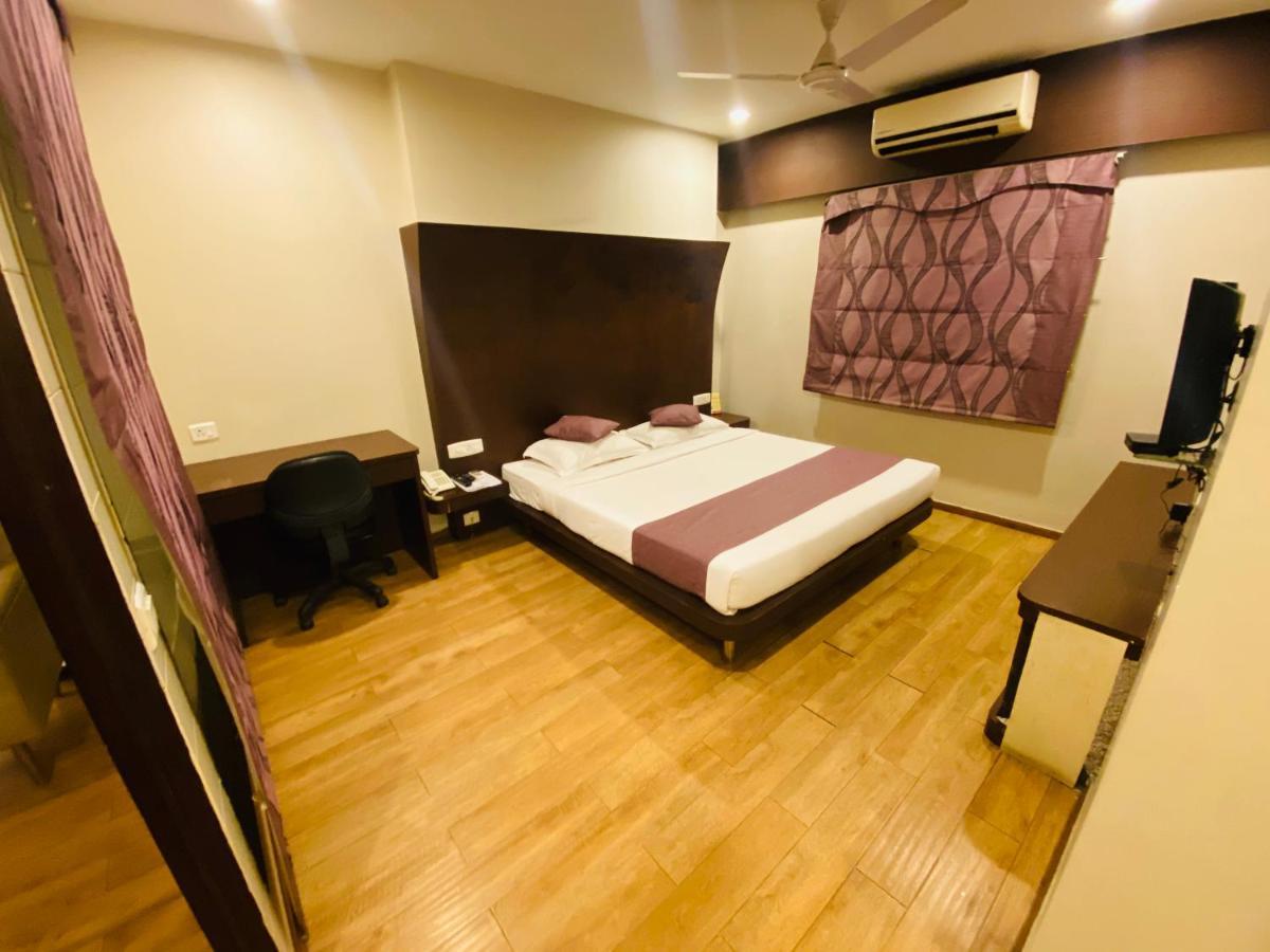 Saluja Residency Otel Siliguri Dış mekan fotoğraf