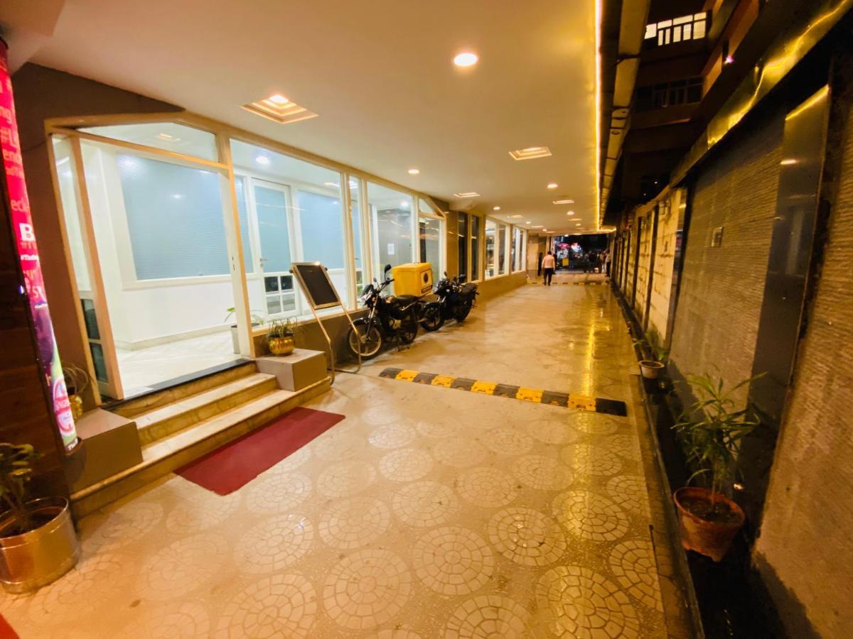 Saluja Residency Otel Siliguri Dış mekan fotoğraf